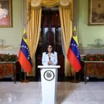 Delcy Rodríguez entrega edificios recuperados tras los sismos en La Guaira