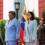 Mia Mottley llega a Caracas para avanzar en acuerdos de energía, comercio y educación