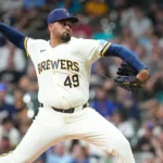 Padres de San Diego otorgan la titularidad al prospecto Ethan Salas en su estreno en Las Mayores