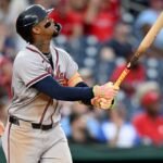 Ronald Acuña Jr. alcanza las 500 remolcadas con un jonrón de 450 pies ante los Filis